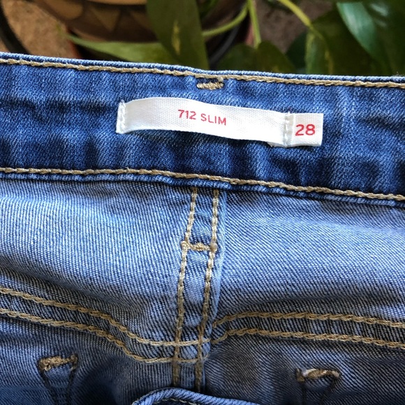 Levi’s - Picture 2 of 4